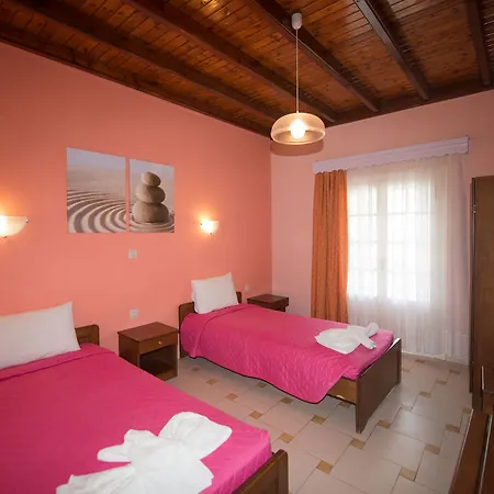 Potamos アパート *